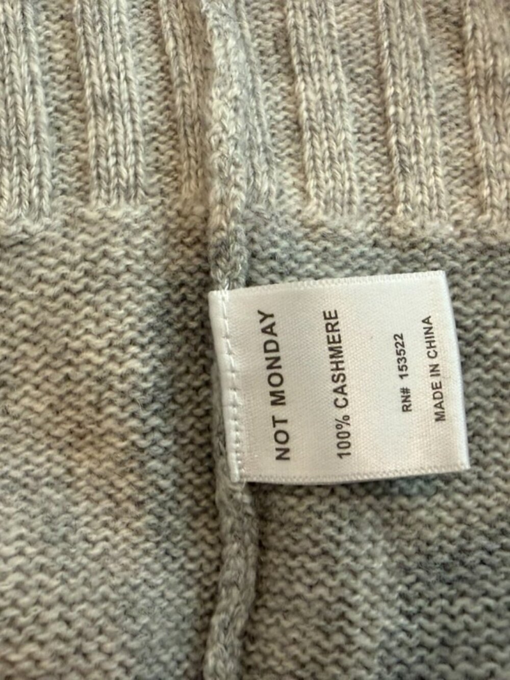 Not Monday Siena 100% Cashmere V-Neck Sweater size XS - Picture 5 of 6